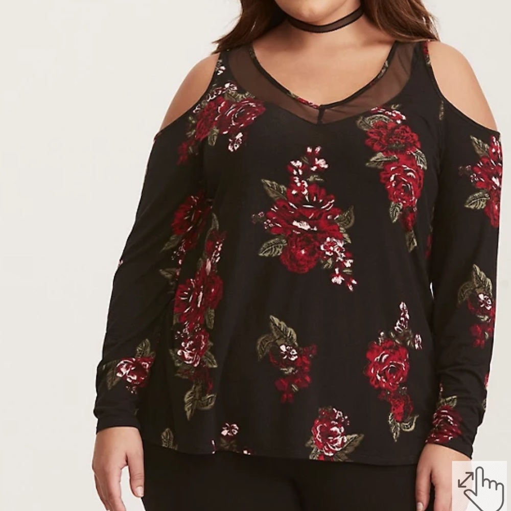 Torrid long sleeve cold shoulder size 3
